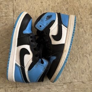 Jordan 1 High Retro OG UNC Toe Style